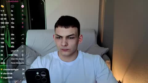 Snapshot of big_rock_edward chatting on 03-30-26, 03:46 edward online show from 03-30-26, 03:46