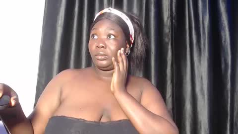 Snapshot of bigass_chocolate chatting on 10-09-25, 07:12 bella online show from 10-09-25, 07:12