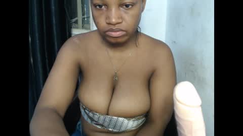 Snapshot of bigassdrip chatting on 07-12-26, 08:00 bigassdrip online show from 07-12-26, 08:00