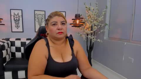 Snapshot of bigassmaturee chatting on 11-28-25, 11:57 BigAssMaturee online show from 11-28-25, 11:57