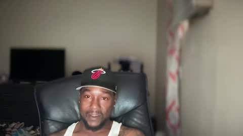 Snapshot of bigbackwoodcali chatting on 09-13-25, 07:46 bigbackwoodcali online show from 09-13-25, 07:46