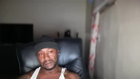 Snapshot of bigbackwoodcali chatting on 11-10-25, 08:35 bigbackwoodcali online show from 11-10-25, 08:35