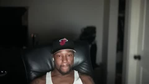 Snapshot of bigbackwoodcali chatting on 05-14-26, 07:48 bigbackwoodcali online show from 05-14-26, 07:48