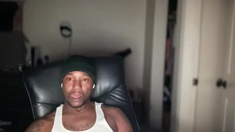 Snapshot of bigbackwoodcali chatting on 06-08-26, 08:37 bigbackwoodcali online show from 06-08-26, 08:37