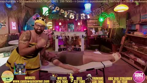 Snapshot of bigbananamilfshake chatting on 01-06-25, 08:03 Mya and Angelo online show from 01-06-25, 08:03