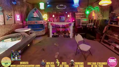 Snapshot of bigbananamilfshake chatting on 02-09-25, 06:54 Mya and Angelo online show from 02-09-25, 06:54