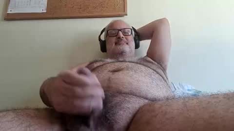 Snapshot of bigbearhector chatting on 03-28-26, 01:11 BigBearXXX online show from 03-28-26, 01:11