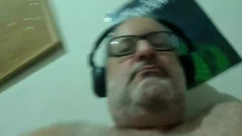 Snapshot of bigbearhector chatting on 04-10-26, 10:47 BigBearXXX online show from 04-10-26, 10:47
