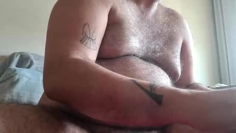 Snapshot of bigbearhector chatting on 04-15-26, 01:29 BigBearXXX online show from 04-15-26, 01:29
