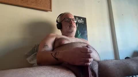 Snapshot of bigbearhector chatting on 04-15-26, 07:58 BigBearXXX online show from 04-15-26, 07:58