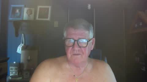 Snapshot of bigbeerdrinker1 chatting on 04-01-26, 06:16 bigbeerdrinker online show from 04-01-26, 06:16