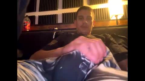 Snapshot of bigben281330 chatting on 05-16-26, 06:39 bigben281330 online show from 05-16-26, 06:39