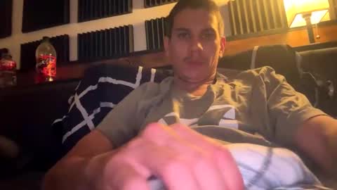 Snapshot of bigben281330 chatting on 05-17-26, 04:36 bigben281330 online show from 05-17-26, 04:36