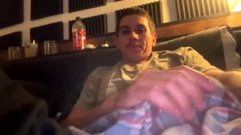 Snapshot of bigben281330 chatting on 06-01-26, 01:35 bigben281330 online show from 06-01-26, 01:35