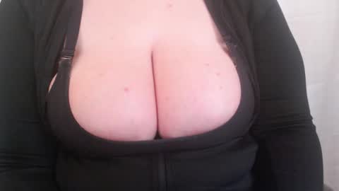 bigbittiesandfun online show from 02-04-25, 09:10