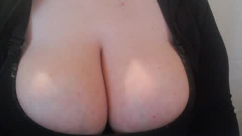 bigbittiesandfun online show from 03-05-25, 01:21
