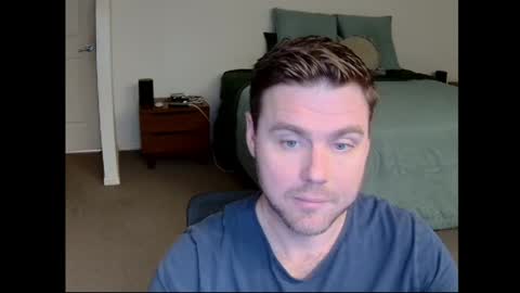 Snapshot of bigblueeyes9876 chatting on 06-07-26, 01:10 bigblueeyes9876 online show from 06-07-26, 01:10