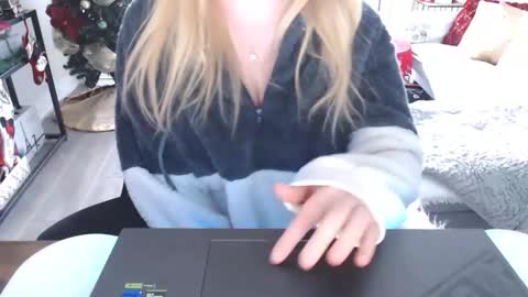 bigboobs_cutie online show from 01-27-25, 08:49