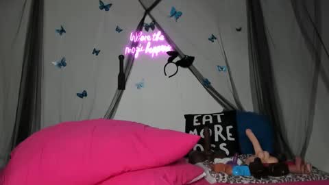 bigbuttsarena online show from 01-12-25, 01:00