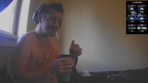 Jon - Im Straight online show from 10-11-25, 01:20