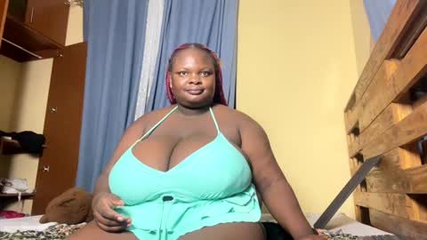 Snapshot of bigchocotities chatting on 02-26-25, 01:43 bigchocotities online show from 02-26-25, 01:43