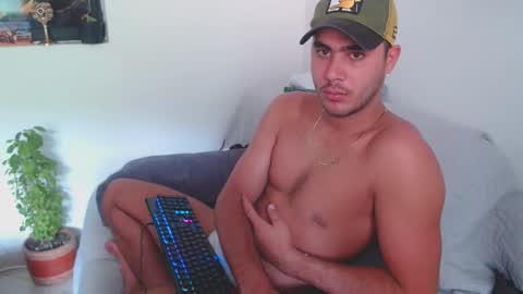 Snapshot of bigcock2815 chatting on 05-11-26, 05:10 Isaac online show from 05-11-26, 05:10