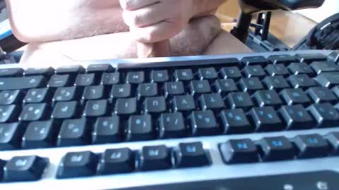 Snapshot of bigcock4u2cme chatting on 11-25-25, 06:30 bigcock4u2cme online show from 11-25-25, 06:30