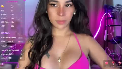 queen amanda online show from 10-28-25, 04:42