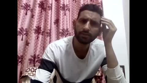 Snapshot of bigcockboy2580 chatting on 02-08-25, 06:01 akash online show from 02-08-25, 06:01