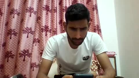 Snapshot of bigcockboy2580 chatting on 02-27-25, 05:36 akash online show from 02-27-25, 05:36