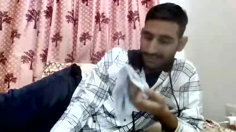Snapshot of bigcockboy2580 chatting on 10-09-25, 10:35 akash online show from 10-09-25, 10:35