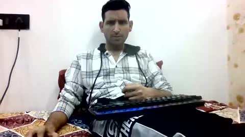 Snapshot of bigcockboy2580 chatting on 10-11-25, 06:39 akash online show from 10-11-25, 06:39