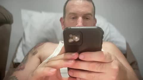 Snapshot of bigcocksuckingslut chatting on 12-31-24, 01:47 bigcocksuckingslut online show from 12-31-24, 01:47