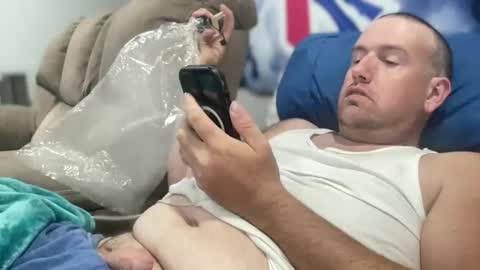 Snapshot of bigcocksuckingslut chatting on 10-26-25, 05:08 bigcocksuckingslut online show from 10-26-25, 05:08