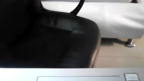 Snapshot of bigdaddy0023 chatting on 04-14-26, 06:03 Big Daddy online show from 04-14-26, 06:03