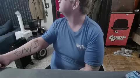 Darryl online show from 04-21-26, 01:29