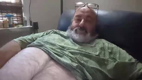 Snapshot of bigfuzzyteddybear chatting on 05-13-26, 04:59 bigfuzzyteddybear online show from 05-13-26, 04:59