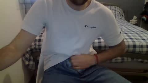 Snapshot of biggbaguette1 chatting on 02-05-26, 02:11 biggbaguette1 online show from 02-05-26, 02:11