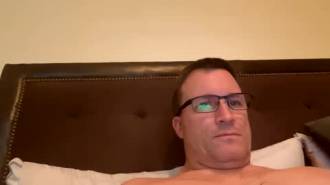 Snapshot of bigger22332233 chatting on 12-23-24, 01:08 bigger22332233 online show from 12-23-24, 01:08