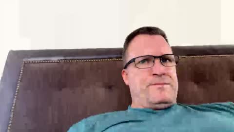 Snapshot of bigger22332233 chatting on 02-10-25, 04:58 bigger22332233 online show from 02-10-25, 04:58