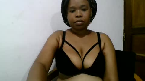 Snapshot of biggychocote chatting on 05-09-26, 06:02 biggychocote online show from 05-09-26, 06:02