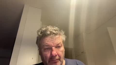 Snapshot of bigheart60 chatting on 10-22-25, 06:02 bigheart60 online show from 10-22-25, 06:02