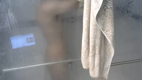 Snapshot of bigmac421 chatting on 02-04-25, 10:02 harryy online show from 02-04-25, 10:02