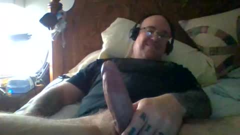 Snapshot of bigmike197167 chatting on 04-27-26, 05:16 bigmike197167 online show from 04-27-26, 05:16