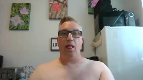 Snapshot of bignhard_69_ chatting on 05-29-26, 05:00 bignhard_69_ online show from 05-29-26, 05:00