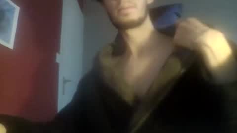 Snapshot of bignlouis chatting on 12-19-25, 09:38 Nicolas online show from 12-19-25, 09:38