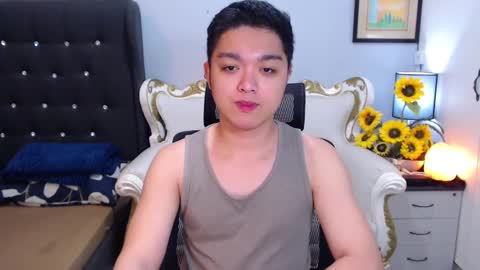 Snapshot of bigshowforyouxx chatting on 03-02-25, 07:32 Jay online show from 03-02-25, 07:32