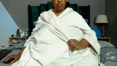Snapshot of bigsuperbutt chatting on 05-24-26, 01:16 bigsuperbutt online show from 05-24-26, 01:16