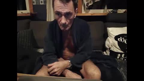 Snapshot of bigswe1 chatting on 12-19-24, 04:45 bigswe1 online show from 12-19-24, 04:45