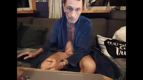 Snapshot of bigswe1 chatting on 12-26-24, 04:53 bigswe1 online show from 12-26-24, 04:53
